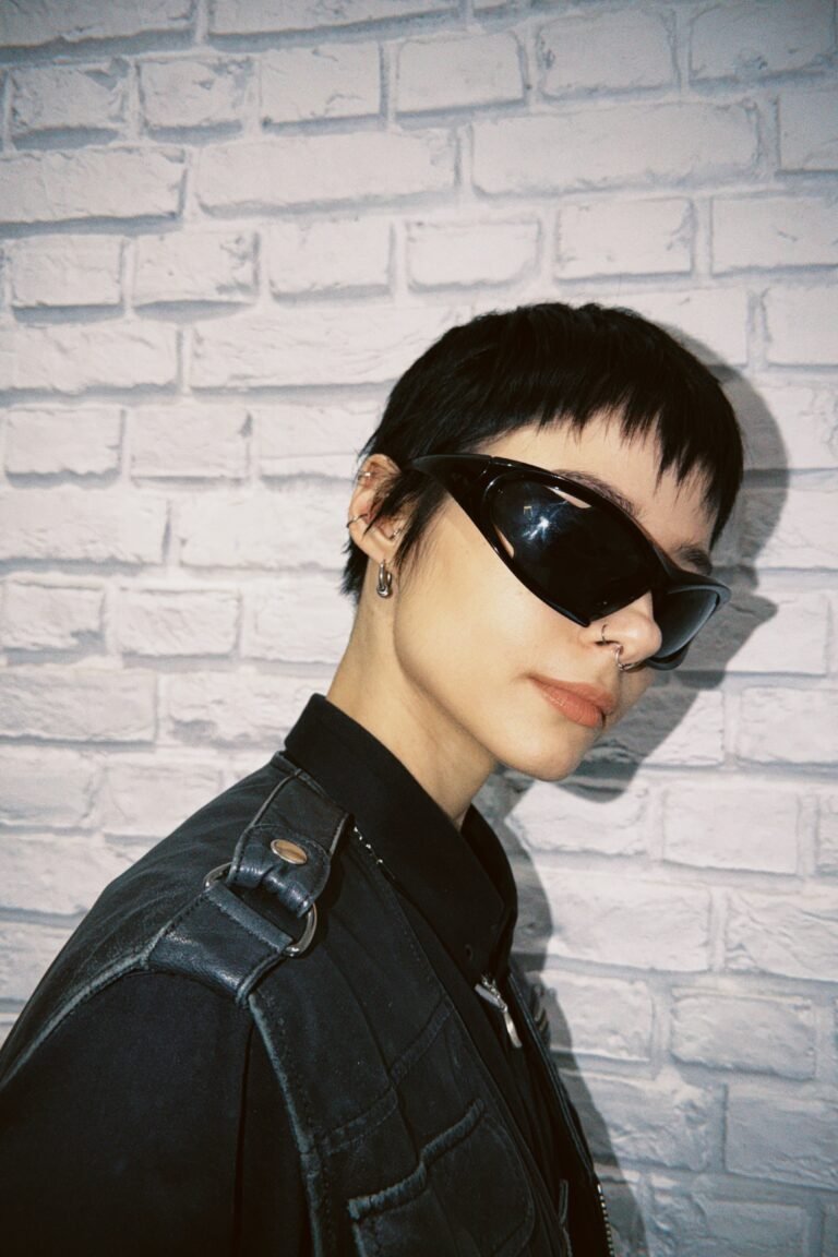 edgy-short-pixie-cut-textured-bangs-street-style