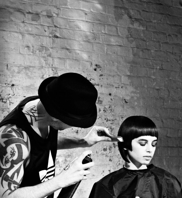 hairstylist-precision-bob-cut-backstage-session